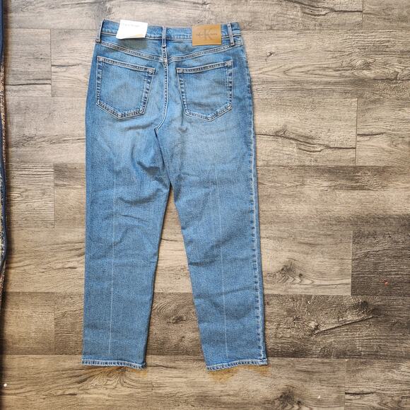 Calvin Klein Womans Vintage Straight Mid Rise Denim size 30 - Picture 4 of 5